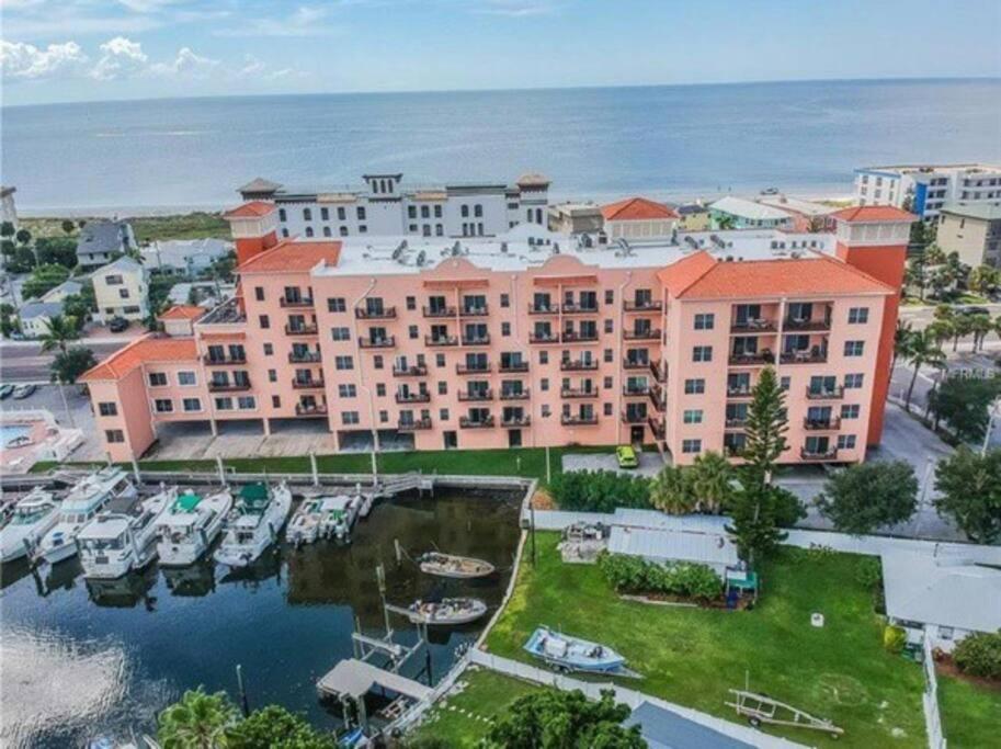 Gulf Coast Gold Private Condo - 2Bed, 2Bath, Sleep 6, Across Street From Beach, Balcony Views Of Sunsets, Beach & Gulf, Pool, Gym St. Pete Beach Exterior photo