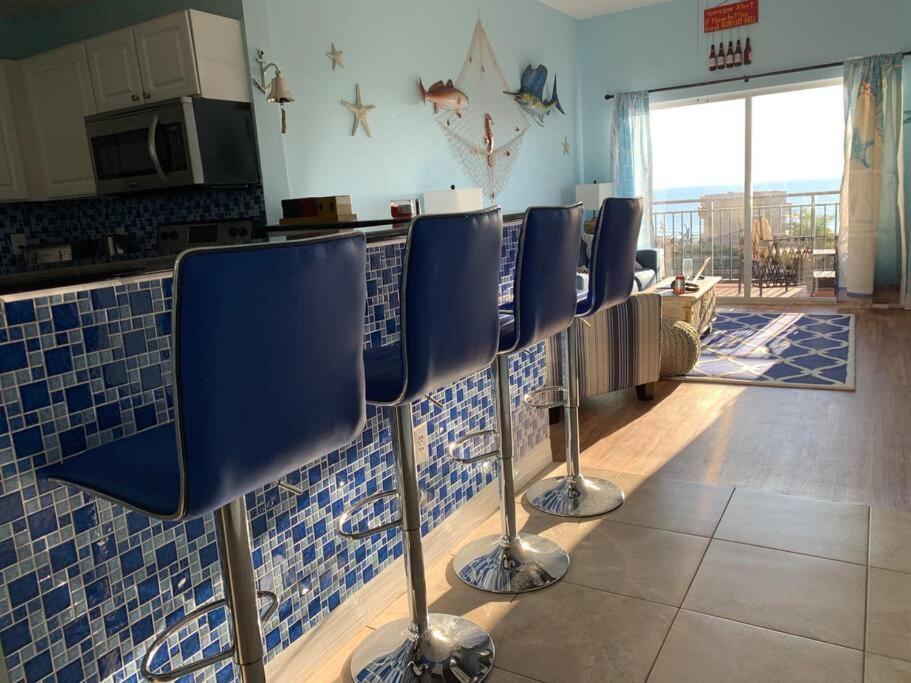 Gulf Coast Gold Private Condo - 2Bed, 2Bath, Sleep 6, Across Street From Beach, Balcony Views Of Sunsets, Beach & Gulf, Pool, Gym St. Pete Beach Exterior photo