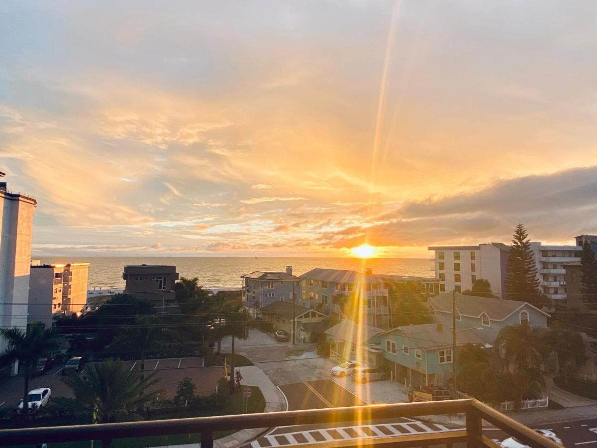Gulf Coast Gold Private Condo - 2Bed, 2Bath, Sleep 6, Across Street From Beach, Balcony Views Of Sunsets, Beach & Gulf, Pool, Gym St. Pete Beach Exterior photo